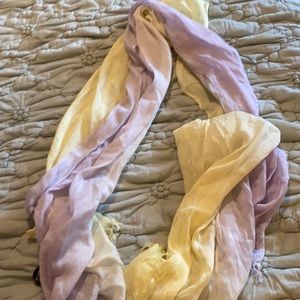 Purple and yellow scarf 🧣 pure honey 🍯